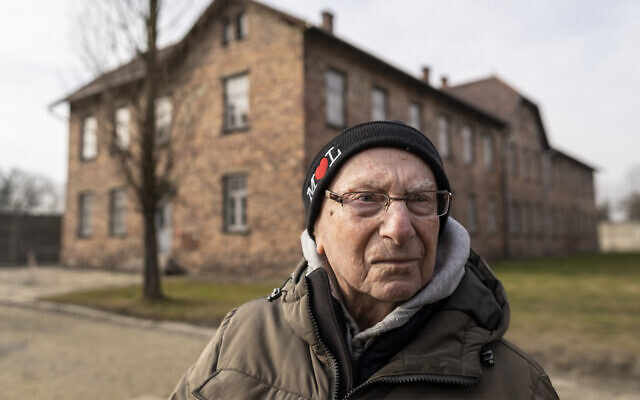 Holocaust survivor and former prisoner of the Nazi death camp Auschwitz-Birkenau, Johnny (Ephroim) Jablon, is seen in Oswiecim on January 26, 2020, one day before the 75th anniversary of its liberation. (Wojtek RADWANSKI/AFP) Holocaust survivor and former prisoner of the Nazi death camp Auschwitz-Birkenau, Johnny (Ephroim) Jablon, is seen in Oswiecim on January 26, 2020, one day before the 75th anniversary of its liberation. (Wojtek RADWANSKI/AFP)