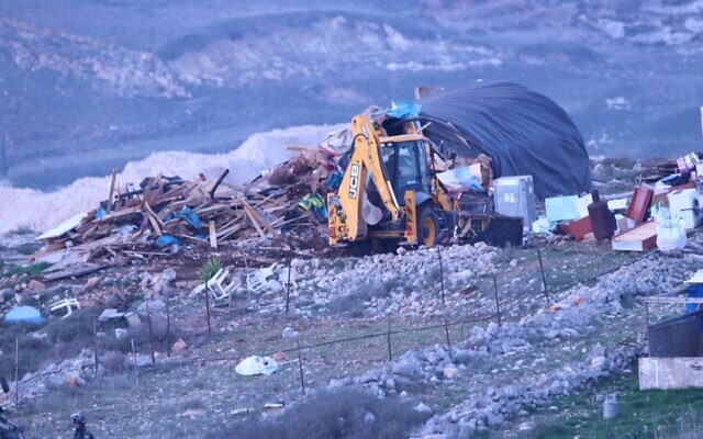 Israeli forces raze a pair of illegal homes at the Kumi Ori outpost on January 15. (Elazar Riger) Israeli forces raze a pair of illegal homes at the Kumi Ori outpost on January 15. (Elazar Riger)
