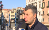 Arturo Scotto speaks to Italian media about his attack by far-right extremists, December 2019 (video screenshot)