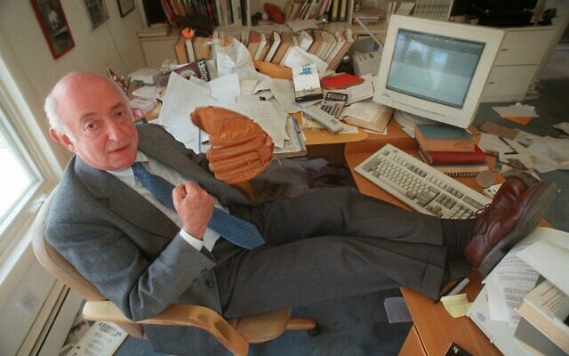 Roger Kahn, author of the bestseller 'The Boys of Summer,' poses at his home in Croton-on-Hudson, New York, April 25, 1997. (AP Photo/Todd Plitt, File) Roger Kahn, author of the bestseller 'The Boys of Summer,' poses at his home in Croton-on-Hudson, New York, April 25, 1997. (AP Photo/Todd Plitt, File)