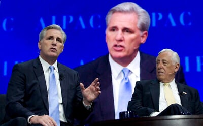 Republican Representative Kevin McCarthy of California, left, accompanied by Democratic Representative Steny Hoyer of Maryland, speaks at the 2017 American Israel Public Affairs Committee (AIPAC) Policy Conference at the Verizon Center in Washington, March 27, 2017. (AP Photo/Jose Luis Magana)