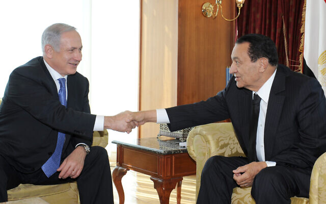 The President of Egypt Hosni Mubarak meets with Prime Minister Benjamin Netanyahu at Sharm el-Sheikh in Egypt concerning the renewal of the negotiations with the Palestinians, January 6, 2011. (GPO) The President of Egypt Hosni Mubarak meets with Prime Minister Benjamin Netanyahu at Sharm el-Sheikh in Egypt concerning the renewal of the negotiations with the Palestinians, January 6, 2011. (GPO)