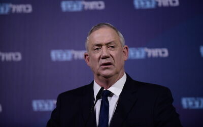 Blue and White chairman Benny Gantz holds a press conference in Ramat Gan on February 19, 2020. (Tomer Neuberg/Flash90)