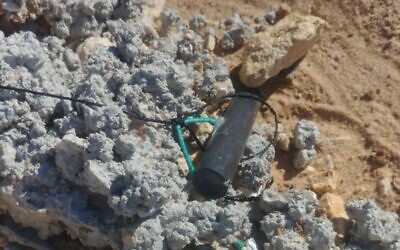 Suspected explosive device found attached to balloons in the city of Ashkelon, February 5, 2020 (Israel Police)