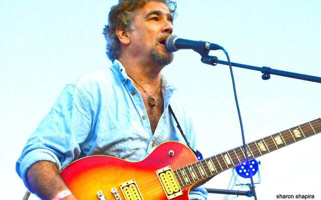 Veteran guitarist Mark Rashkow (Courtesy Sharon Shapira)