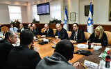 Prime Minister Benjamin Netanyahu, center, chairs a meeting to discuss the economic impact of the coronavirus, Jerusalem, Feb. 25, 2020. (Haim Zach/GPO)