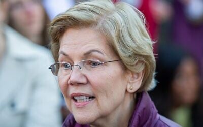Democratic US presidential candidate Massachusetts Senator Elizabeth Warren announces the suspension of her presidential campaign in front of her Cambridge, Massachusetts home on March 5, 2020. (Amanda SABGA / AFP)