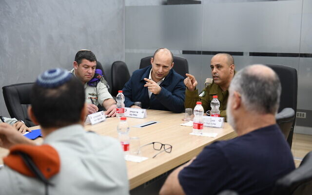 Defense Minister Naftali Bennett visits an IDF Home Front Command exercise simulating the spread of the coronavirus on March 8, 2020. (Defense Ministry) Defense Minister Naftali Bennett visits an IDF Home Front Command exercise simulating the spread of the coronavirus on March 8, 2020. (Defense Ministry)
