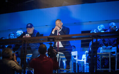 Benny Gantz, center, at an election campaign event in Tel Aviv on February 29, 2020. (Miriam Alster/Flash90)