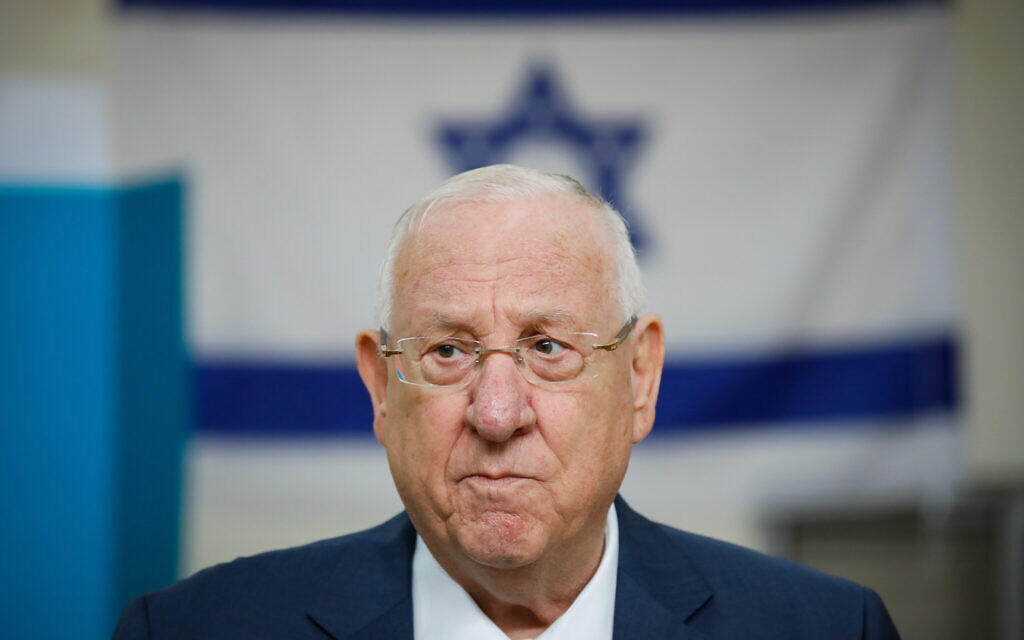 President Reuven Rivlin casts his ballot at a voting station in Jerusalem, during Knesset elections on March 2, 2020. (Olivier Fitoussi/ Flash90) President Reuven Rivlin casts his ballot at a voting station in Jerusalem, during Knesset elections on March 2, 2020. (Olivier Fitoussi/ Flash90)