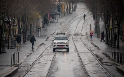View of Jaffa street in downtown Jerusalem on March 20, 2020. (Yonatan Sindel/Flash90)