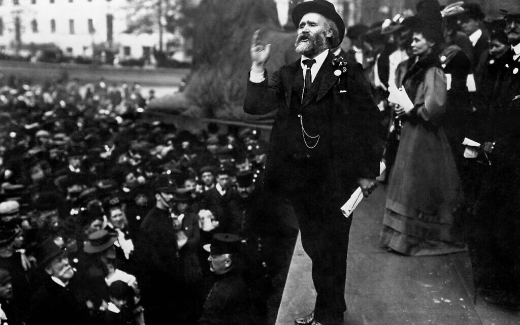 Labour's first leader, Keir Hardie, speaking in Trafalgar Square in 1908. (Public domain)