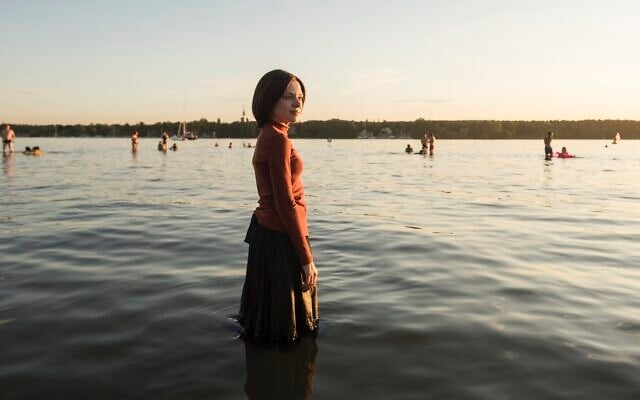 Shira Haas in Netflix's 'Unorthodox' (Anika Molnar/Netflix)