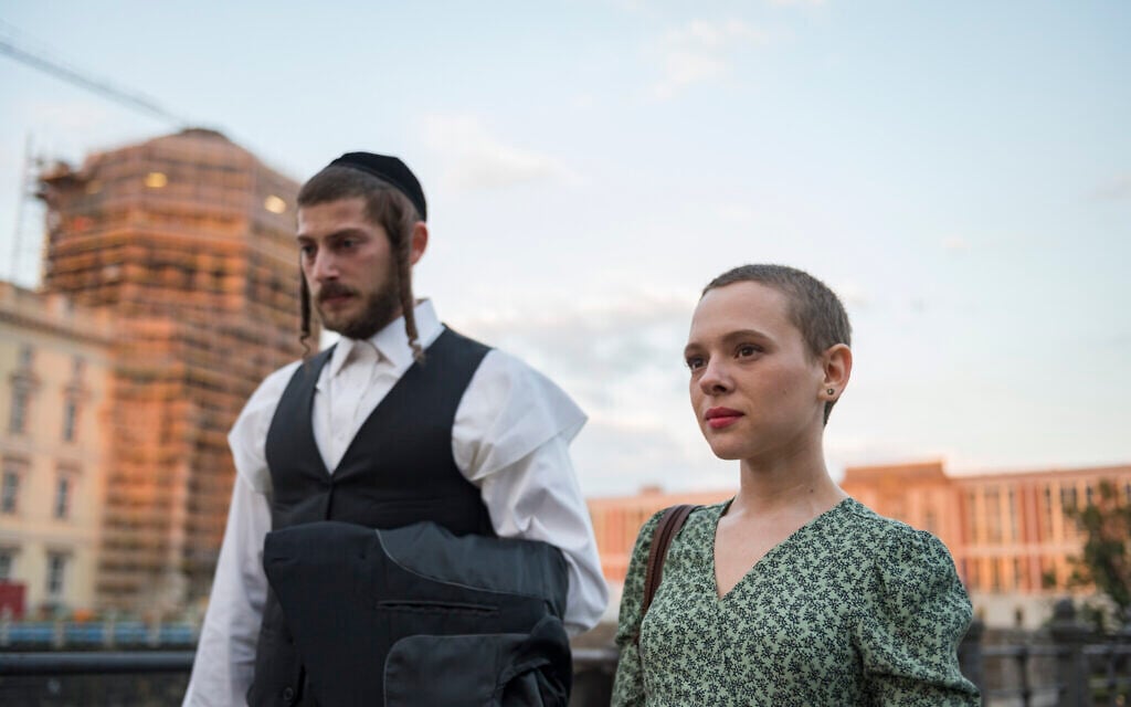 Illustrative: Amit Rahav (Yanky) and Shira Haas (Esty) in Netflix's 'Unorthodox' (Anika Molnar/Netflix)