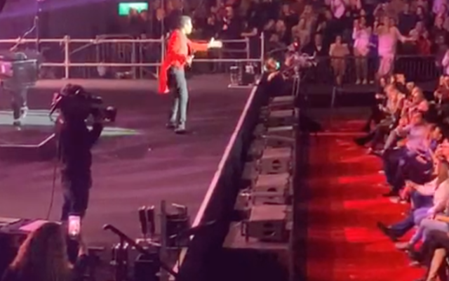 Crooner Lionel Richie sings to an adoring crowd at his long awaited Tel Aviv performance on March 2, 2020. (Courtesy ToI Staff) Crooner Lionel Richie sings to an adoring crowd at his long awaited Tel Aviv performance on March 2, 2020. (Courtesy ToI Staff)