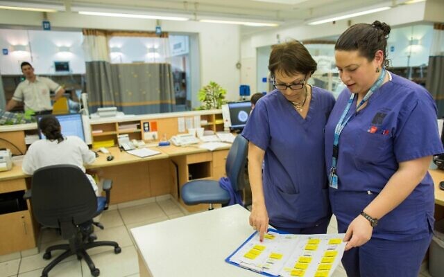 Nurses at Hadassah Hospital, Ein Kerem, Jerusalem, on February 19, 2014. (Yonatan Sindel/Flash90)