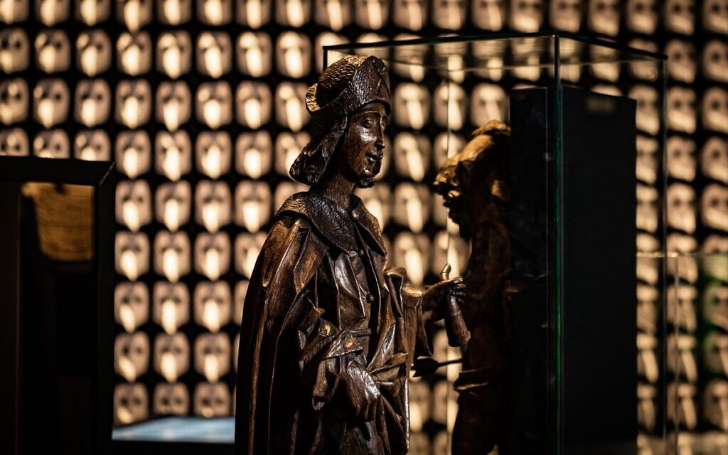 Figure of St. Rochus, who was believed to protect from the plague. (Courtesy Museum of Archeology Herne)