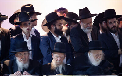 Rabbi Chaim Kanievsky (front R) and Rabbi Gershon Edelstein (Front C) attend a rally of the UTJ party to support the candidacy of Moshe Lion ahead of the Jerusalem municipal elections, on October 25, 2018. (Aharon Krohn/Flash90)