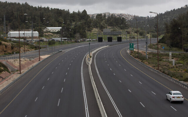 A general view shows the road of Route 1, near Mevasseret Zion, on March 28, 2020. (Nati Shohat/Flash90) A general view shows the road of Route 1, near Mevasseret Zion, on March 28, 2020. (Nati Shohat/Flash90)