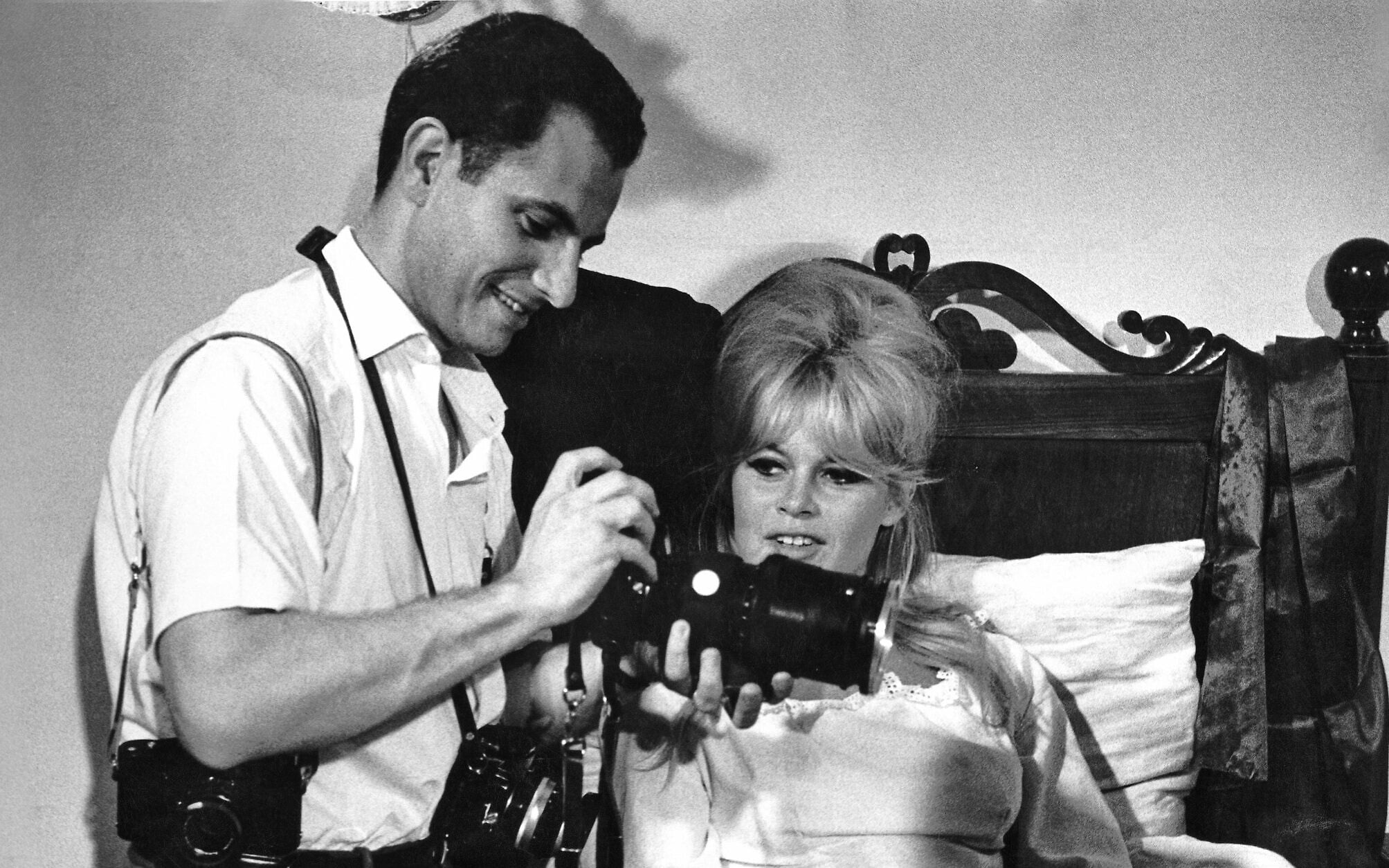 Henri Dauman with Brigitte Bardot on the 1961 set of 'A Very Private Affair.' (©Henri Dauman/ daumanpictures.com All rights reserved) Henri Dauman with Brigitte Bardot on the 1961 set of 'A Very Private Affair.' (©Henri Dauman/ daumanpictures.com All rights reserved)