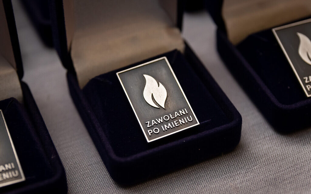 A pin with the Called by Name logo. (Courtesy Pilecki Institute)