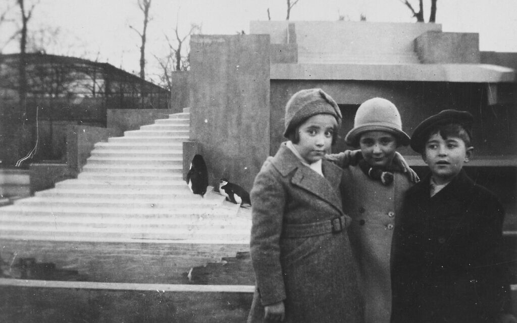 Prewar photo taken outside Penguin House at Amsterdam Zoo. Pictured are Leo and Bertie Serphos and their friend, Rene Schap. Bertie and Rene later perished in the Holocaust. (USHMM) Prewar photo taken outside Penguin House at Amsterdam Zoo. Pictured are Leo and Bertie Serphos and their friend, Rene Schap. Bertie and Rene later perished in the Holocaust. (USHMM)