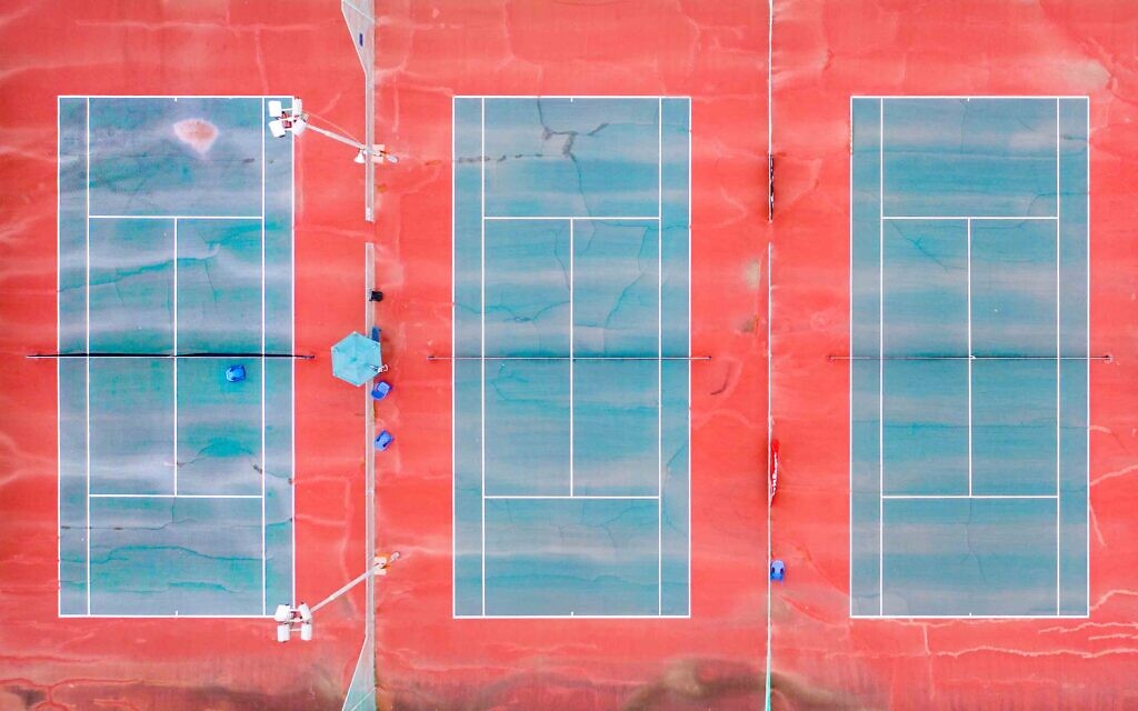 Tennis courts at Ganei Yehoshua, Tel Aviv, March 2020. (Photo by Lord K2)