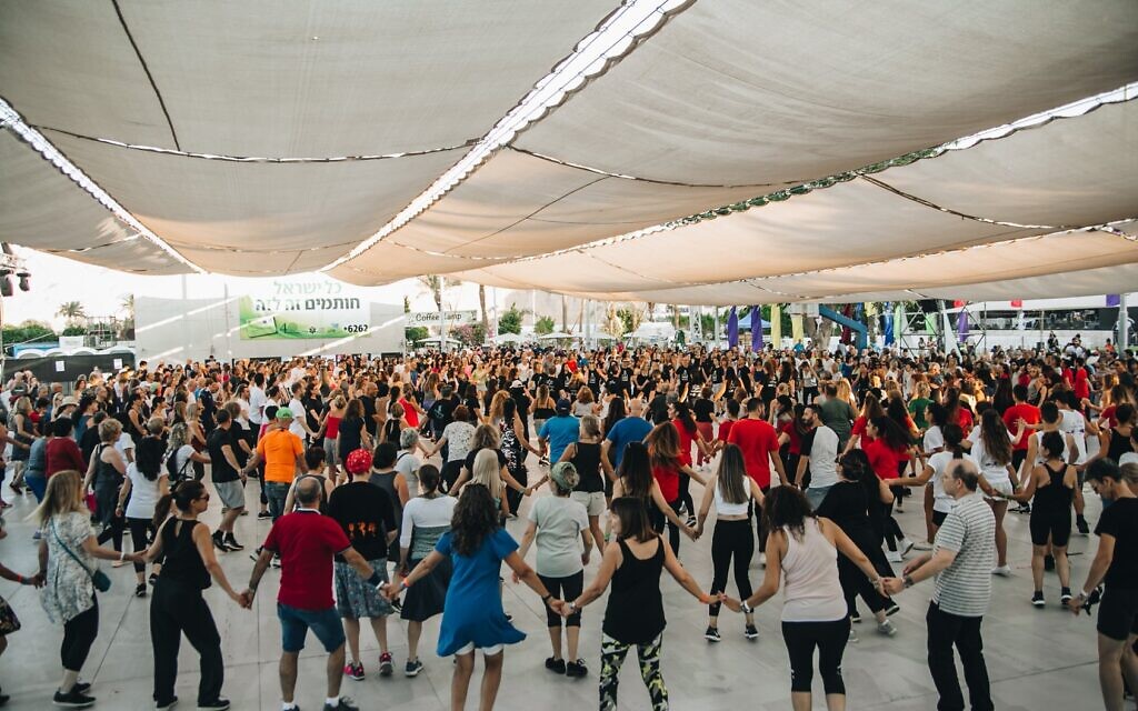 An Israeli folk dance session during Bitnua festival in Eilat, Israel. (Courtesy of Gadi Bitton/ via JTA)