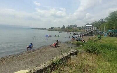 Israelis at the Sea of Galilee on May 23, 2020. (Screen capture: Twitter)