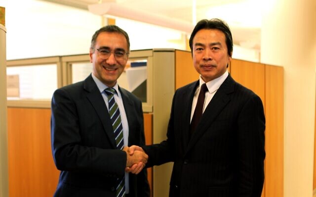 Chinese Ambassador to Israel Du Wei (R) meeting with Israeli Foreign Ministry Deputy Director-General for Asia and the Pacific Gilad Cohen, March 23, 2020. (MFA) Chinese Ambassador to Israel Du Wei (R) meeting with Israeli Foreign Ministry Deputy Director-General for Asia and the Pacific Gilad Cohen, March 23, 2020. (MFA)