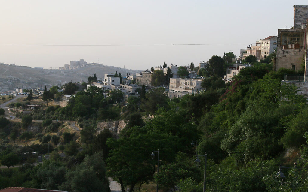 The cable car's line stretches above the Hinnom Valley. (Shmuel Bar-am)