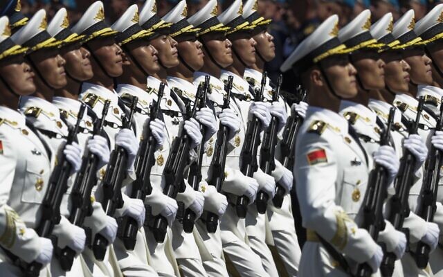 Soldiers of China's People's Liberation Army march on Red Square during a military parade, which marks the 75th anniversary of the Soviet victory over Nazi Germany in World War Two, in Moscow on June 24, 2020. - (Pavel Golovkin / POOL / AFP) Soldiers of China's People's Liberation Army march on Red Square during a military parade, which marks the 75th anniversary of the Soviet victory over Nazi Germany in World War Two, in Moscow on June 24, 2020. - (Pavel Golovkin / POOL / AFP)