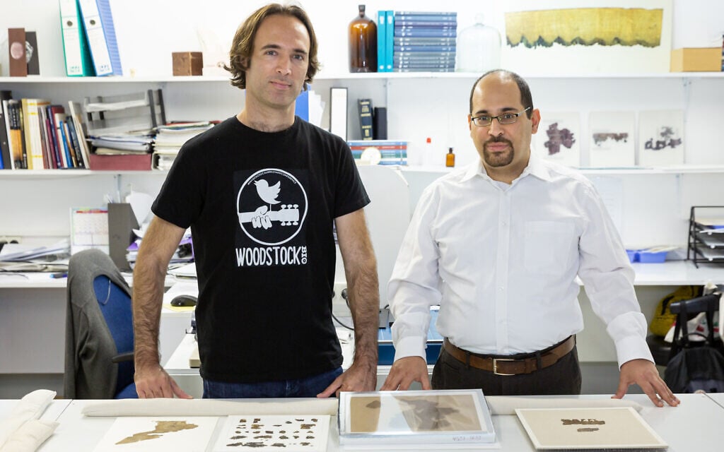 Tel Aviv University Prof. Oded Rechavi and Prof. Noam Mizrahi, part of the Dead Sea Scrolls animal DNA study. 
(Tadmit, Courtesy of Tel Aviv University)