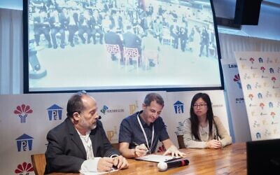 Rani Shifron, CEO of Healthier Globe, left to right, Tsvi Shmilovich, CEO EZMEMS, Muna Lo, Secretary of the Economic Division of the Taiwan Embassy in Israel (Nati Levi)