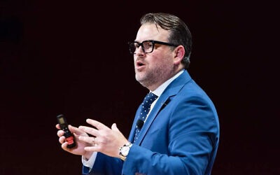 Evan Bernstein, speaking to students at Harvard in June 2018 (Courtesy of Harvard/ via JTA)