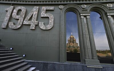 The country's new Cathedral of Russian Armed Forces, seen through part of the architectural ensemble. (Igor Palkin, Russian Orthodox Church Press Service)