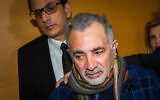 Israeli actor Moshe Ivgy arrives at the Haifa Magistrate's Court for the verdict in his trial, January 9, 2020 (Flash90)