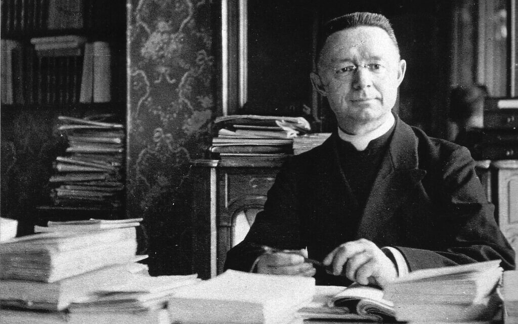 Lionel Groulx in the Jean Bart hotel in Paris, March 1, 1922. (Public domain)