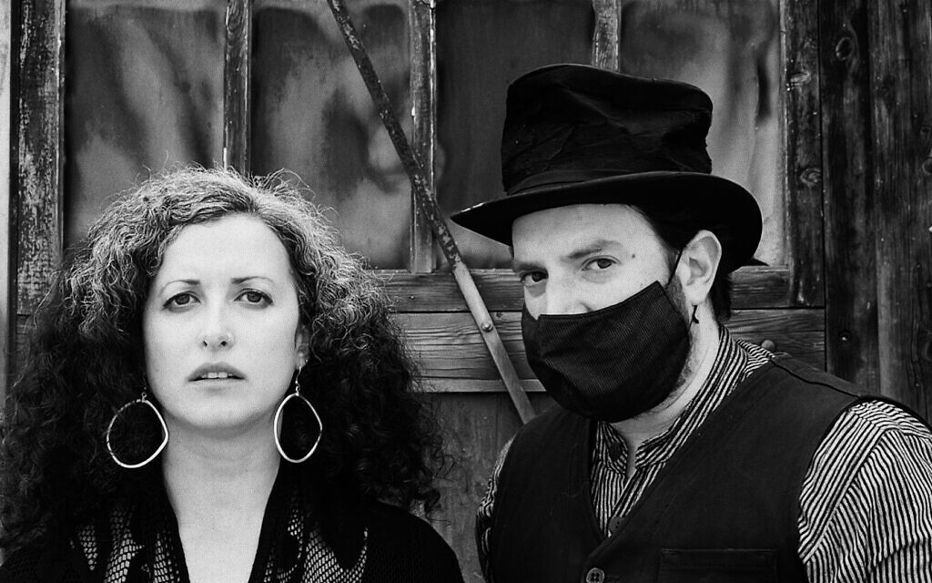 Sveta Kundish and Daniel Kahn in 'Mentshn-Fresser' (People Devourer) (Photo: Yeva Lapsker)