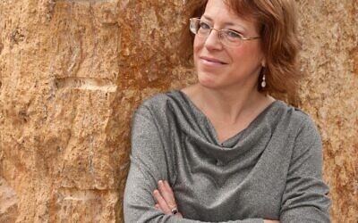 Folksinger Sandy Cash, whose popular science song about astronomer Vera Rubin, is making stellar connections (Courtesy Sandy Cash)