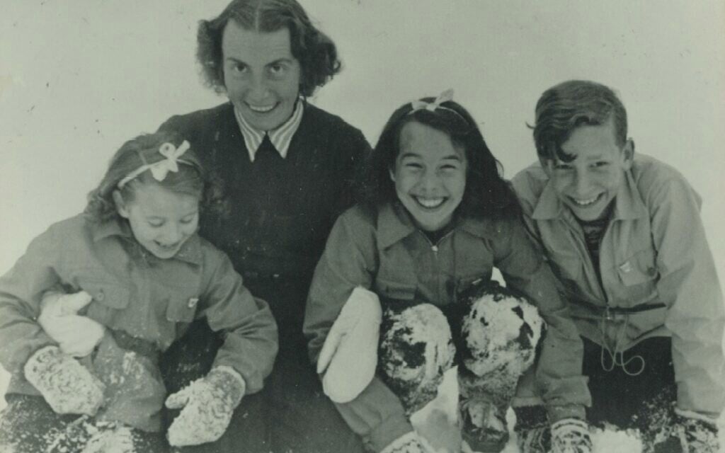 From left: Barbara, Gisela, Jutta and Joachim (Robert Griesinger's widow and children) c. 1946. (Courtesy of Jutta Mangold)