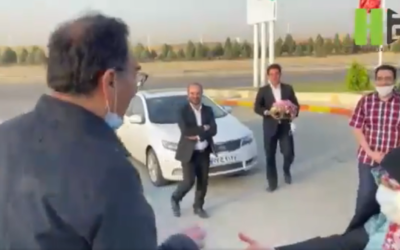 Iranian scientist Sirous Asgari (L) is greeted as he returns to Iran after being freed by the US, June 3, 2020. (Screenshot: Twitter)