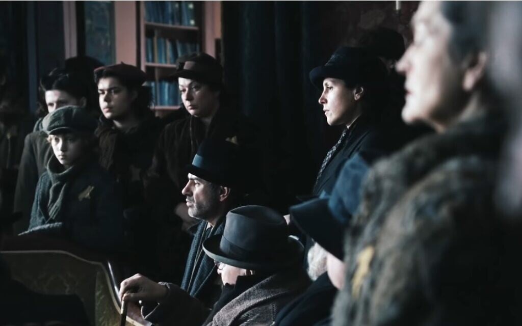 Screenshot from the film 'Defiance,' starring Liev Schreiber and Daniel Craig. (YouTube screenshot)