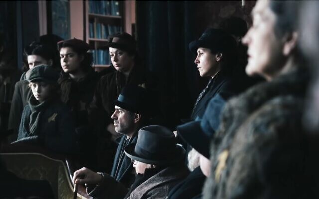Screenshot from the film 'Defiance,' starring Liev Schreiber and Daniel Craig. (YouTube screenshot)