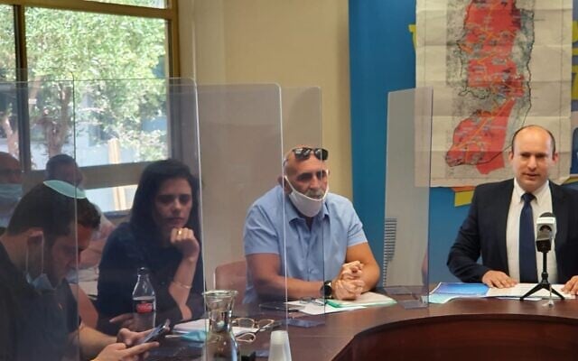 (From L-R) Samaria Regional Council chairman Yossi Dagan, Yamina MK Ayelet Shaked, Jordan Valley Regional Council chairman and Yesha Council chairman David Elhayani and Yamina chairman Naftali Bennett, during a Yamina faction meeting in the Knesset on June 1, 2020. (Courtesy)