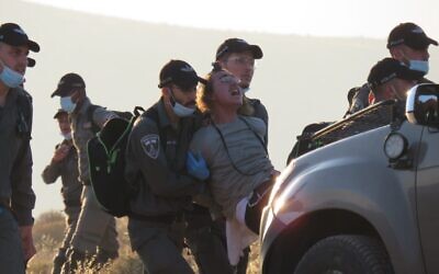 Israeli security forces raze buildings in the illegal outpost of Maoz Esther on June 15, 2020. (Geulat Zion)