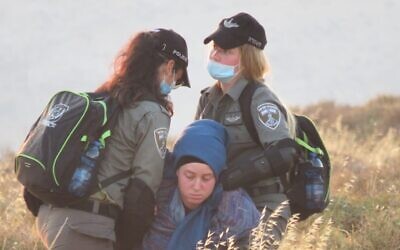 Israeli security forces raze buildings in the illegal outpost of Maoz Esther on June 15, 2020. (Geulat Zion)