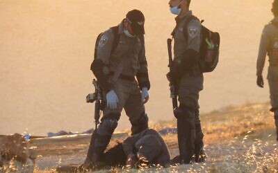 Israeli security forces raze buildings in the illegal outpost of Maoz Esther on June 15, 2020. (Geulat Zion)