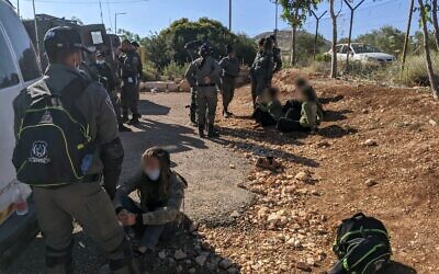 Israeli security forces raze buildings in the illegal outpost of Maoz Esther on June 15, 2020. (Geulat Zion)