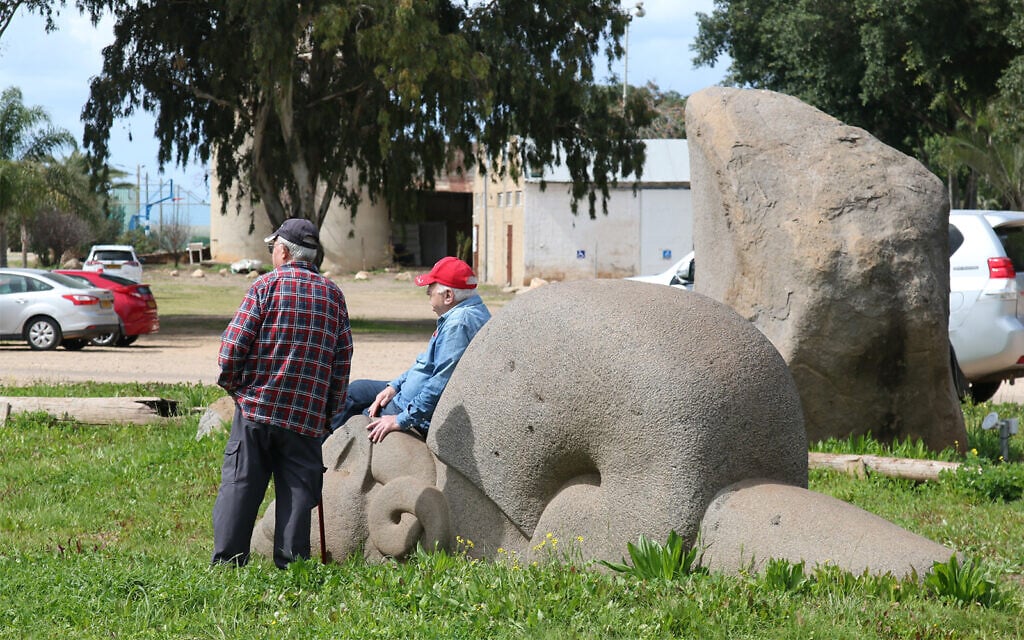 Artwork made of basalt rock by Dagan Shkovsky in Kibbutz Ein Carmel, near Haifa. (Shmuel Bar-Am)
